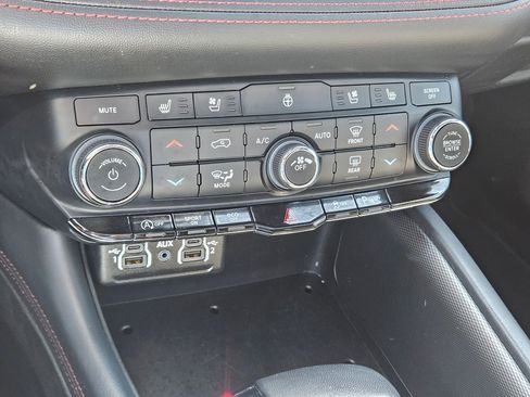 Used 2024 Dodge Durango GT AWD/4WD image 26