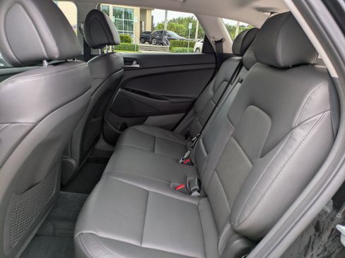 Used 2016 Hyundai Tucson Limited w/ Option Group 03 FWD image 13