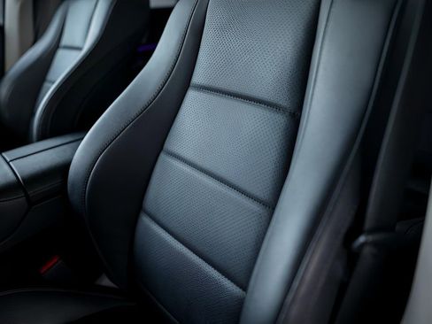 Used 2023 Mercedes-Benz GLE 450 4MATIC w/ AMG Line Exterior image 14