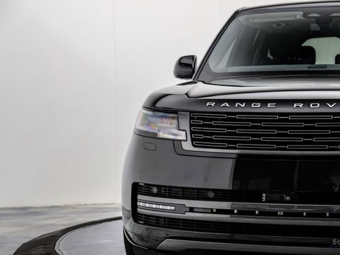 Used 2024 Land Rover Range Rover SE image 25