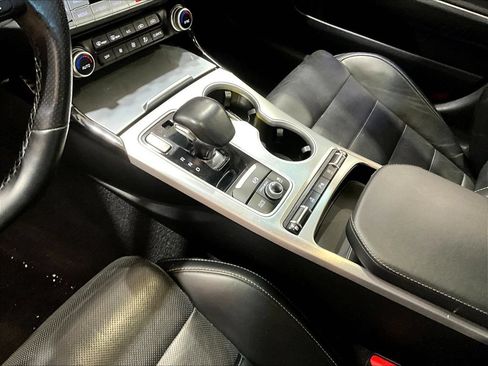 Used 2018 Kia Stinger GT2 AWD/4WD image 15