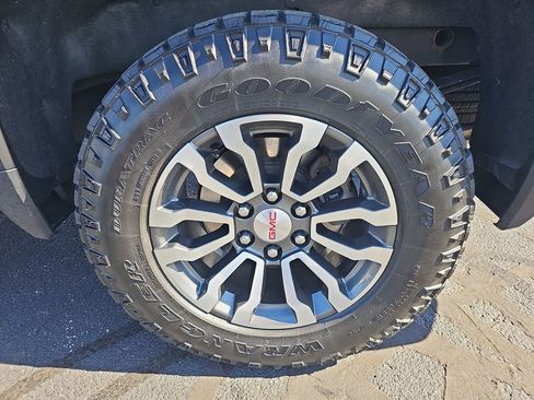 Used 2023 GMC Sierra 1500 AT4 w/ AT4 Premium Package image 38