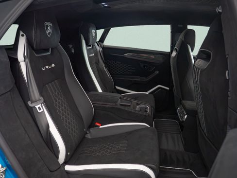 Used 2024 Lamborghini Urus Performante AWD/4WD image 12
