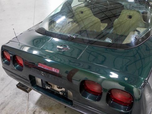 Used 1994 Chevrolet Corvette Coupe RWD image 19