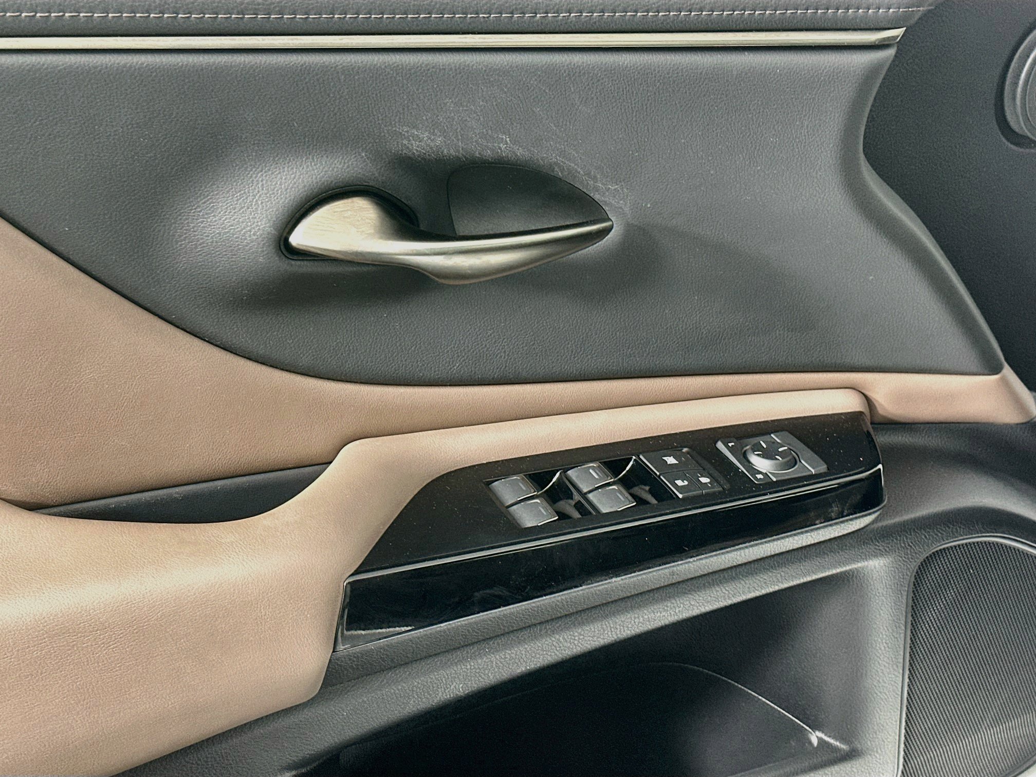 Used 2022 Lexus ES 350 w/ Accessory Package FWD image 15