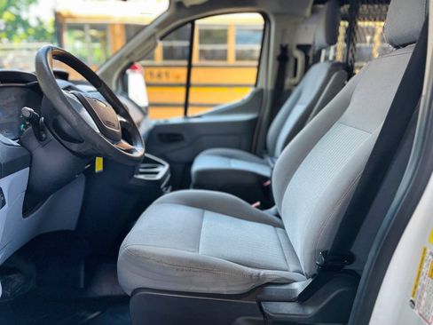 Used 2018 Ford Transit 250 130 Low Roof RWD image 31