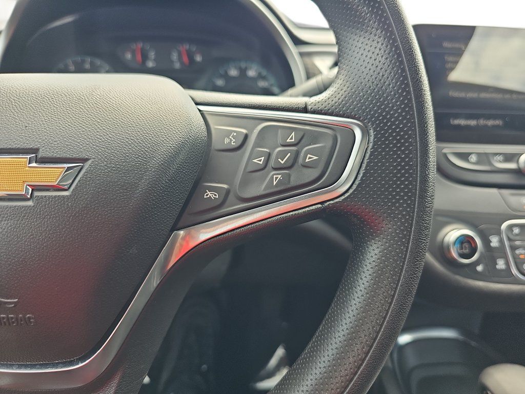 Used 2025 Chevrolet Malibu LT FWD image 18