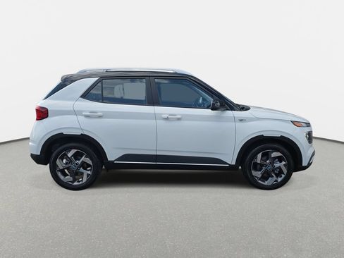 New 2026 Hyundai Venue SEL FWD image 4