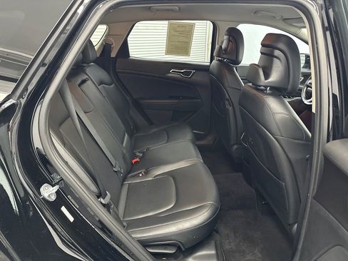 Used 2023 Kia Sportage EX image 16