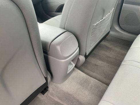 Used 2025 Hyundai Elantra SEL image 24