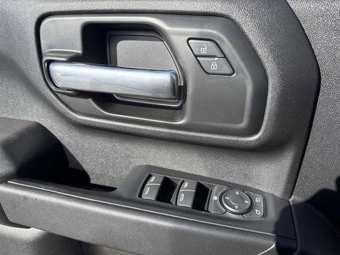 Used 2024 GMC Sierra 2500 Pro w/ Convenience Package image 9