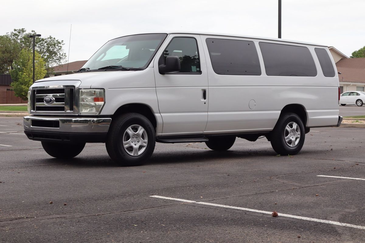 Used 2010 Ford E-350 and Econoline 350 XLT RWD image 11