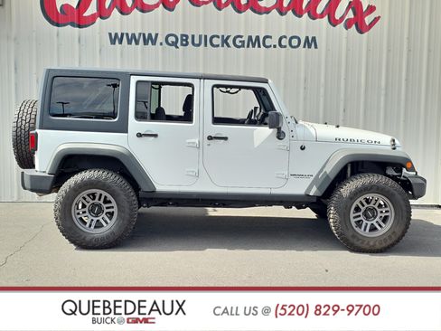 Used 2016 Jeep Wrangler Unlimited Rubicon w/ Connectivity Group AWD/4WD image 8