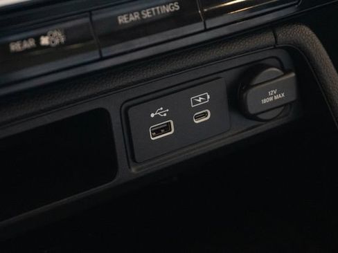 Used 2025 Honda Pilot Elite image 40