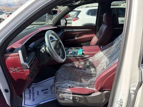 Used 2025 Cadillac Escalade Premium Luxury w/ Touring Package image 17