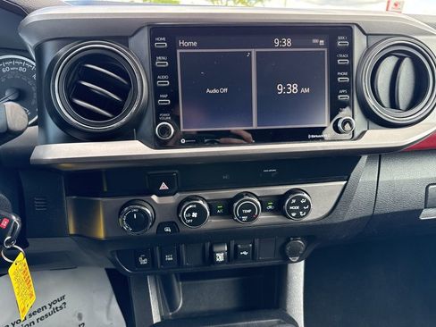 Used 2020 Toyota Tacoma SR5 w/ Technology Package AWD/4WD image 13