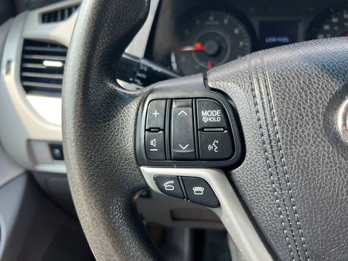 Used 2017 Toyota Sienna LE FWD image 20