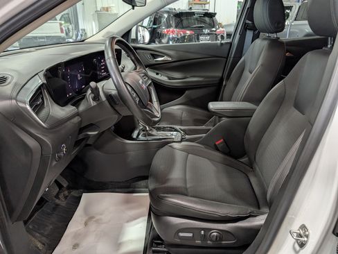 Used 2024 Buick Encore GX Preferred w/ Comfort Package AWD/4WD image 7