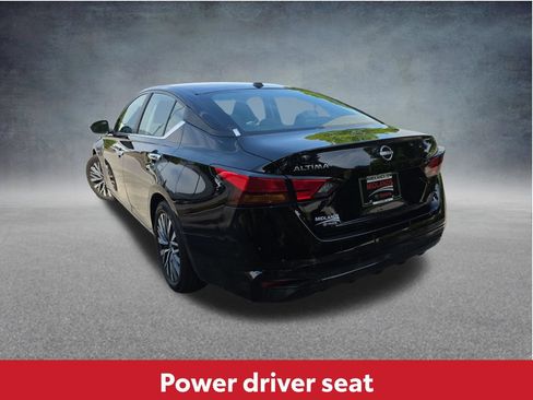 Used 2025 Nissan Altima 2.5 SV FWD image 6