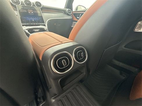 Used 2024 Mercedes-Benz GLC 300 4MATIC image 20