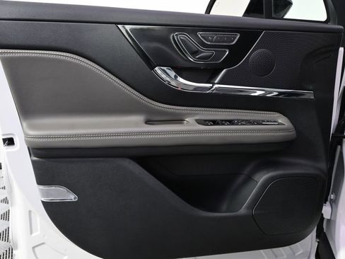 New 2026 Lincoln Corsair Reserve w/ Jet Appearance Package AWD/4WD image 22