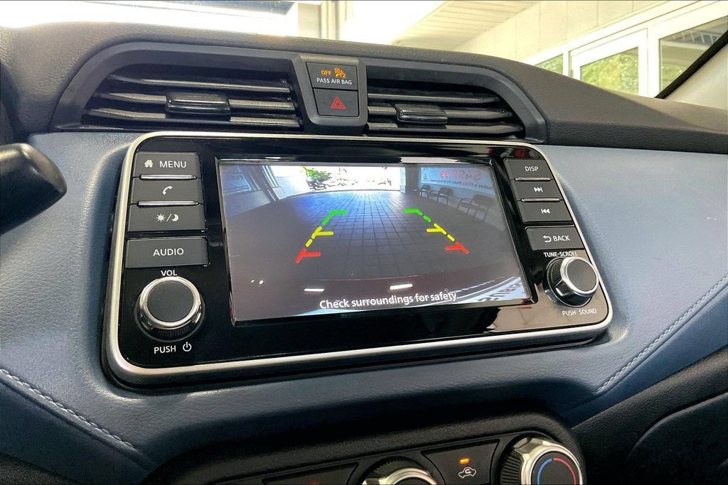 Used 2025 Nissan Versa SV FWD image 12