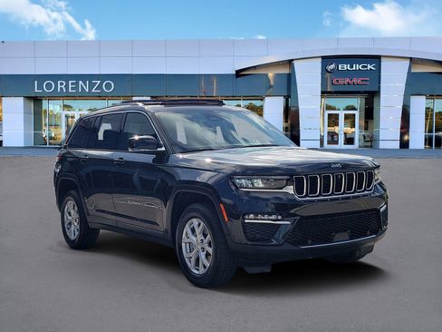 Used 2024 Jeep Grand Cherokee Limited w/ Luxury Tech Group II RWD image 3