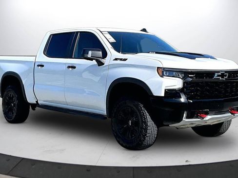 Used 2022 Chevrolet Silverado 1500 ZR2 w/ Technology Package AWD/4WD image 2