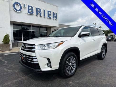 Used 2019 Toyota Highlander XLE AWD/4WD image 1