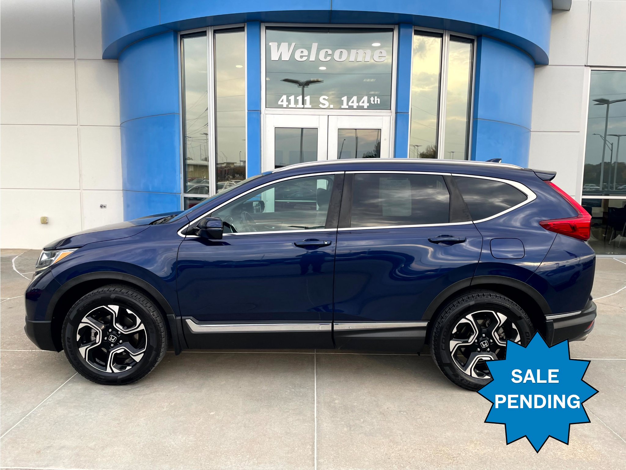 Used 2018 Honda CR-V Touring image 1