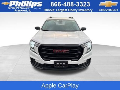Used 2024 GMC Terrain SLE w/ Elevation Edition image 8