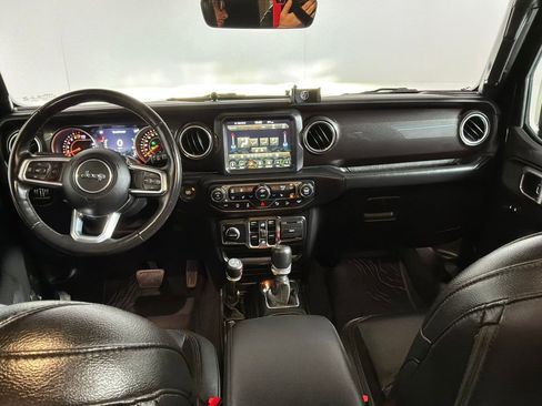 Used 2019 Jeep Wrangler Unlimited Sahara w/ Uconnect 4C Nav & Sound Group AWD/4WD image 18