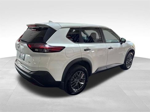 Used 2021 Nissan Rogue S AWD/4WD image 5