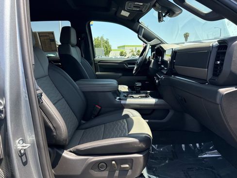 Used 2024 Chevrolet Silverado 1500 ZR2 w/ Technology Package image 26