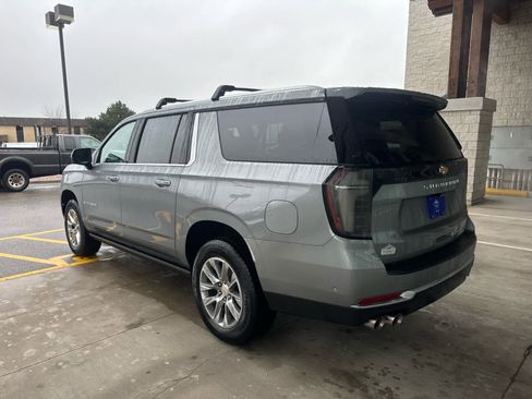 New 2026 Chevrolet Suburban Premier image 6