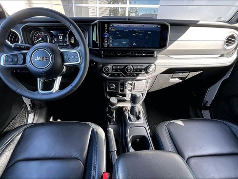 Used 2024 Jeep Wrangler High Altitude image 15