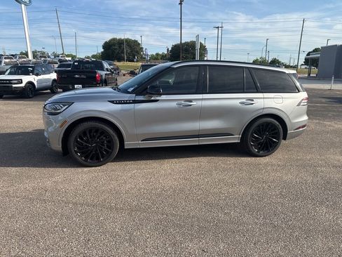 Used 2023 Lincoln Aviator Reserve w/ Equipment Group 201A RWD image 6