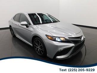 Used 2022 Toyota Camry SE image 1
