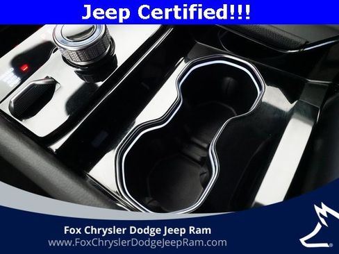 Used 2023 Jeep Grand Cherokee Limited image 17