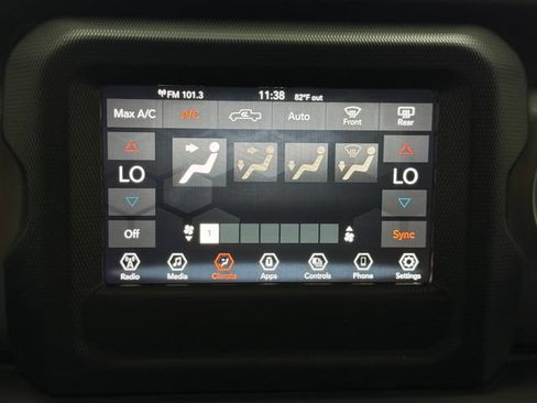 Used 2021 Jeep Gladiator Sport AWD/4WD image 19