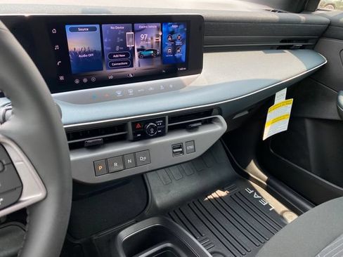 New 2026 Nissan Leaf FWD image 17