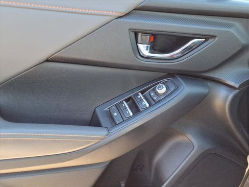 Used 2024 Subaru Crosstrek 2.5i Limited w/ Crosstrek Mirror Package image 24