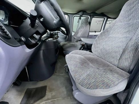 Used 2000 Dodge B3500 RWD image 18