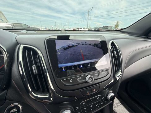 Certified 2022 Chevrolet Equinox RS w/ Infotainment Package FWD image 23