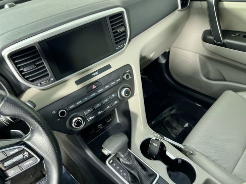 Used 2022 Kia Sportage Nightfall Edition image 23
