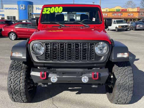 Used 2023 Jeep Gladiator Sport image 5