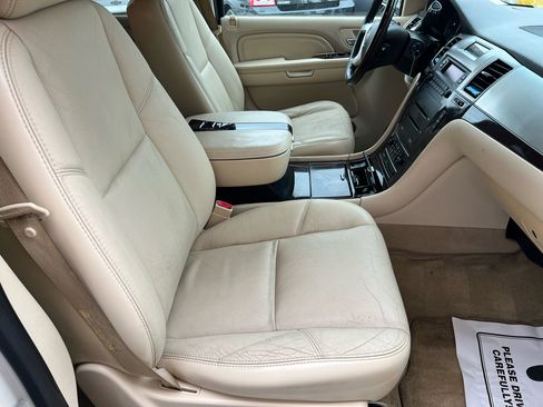 Used 2007 Cadillac Escalade AWD image 20