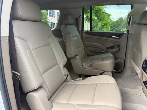 Used 2020 GMC Yukon XL SLT w/ Open Road Package AWD/4WD image 42