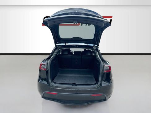 Used 2025 Tesla Model Y Long Range RWD image 26