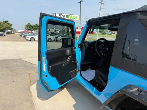 Used 2017 Jeep Wrangler Sport AWD/4WD image 17